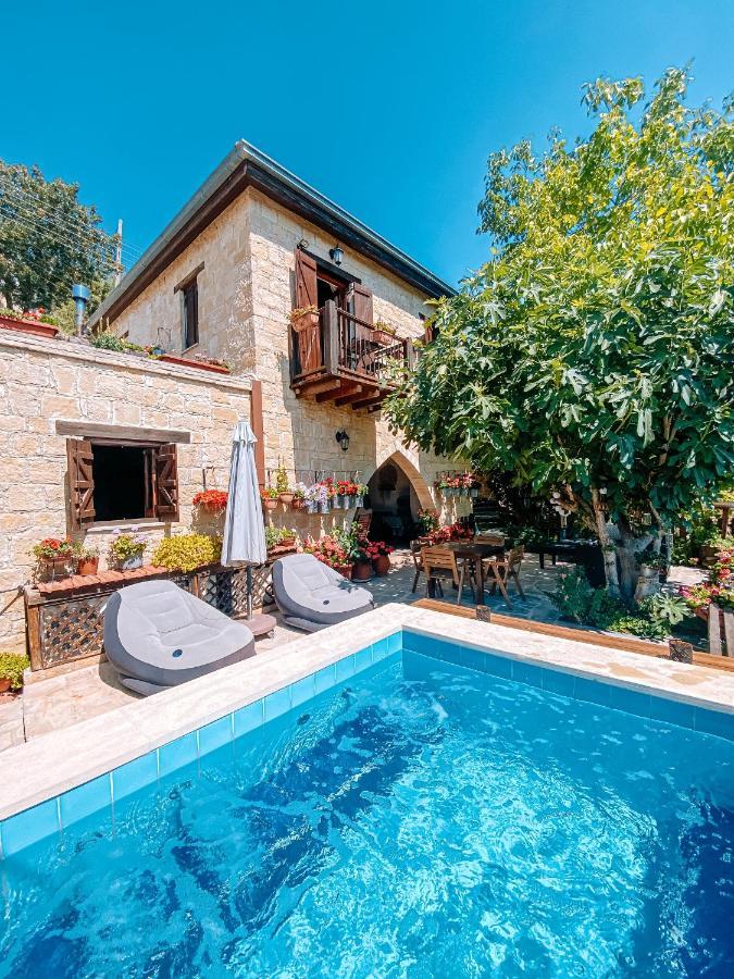 Magdalous House Guest House Arsos Bagian luar foto