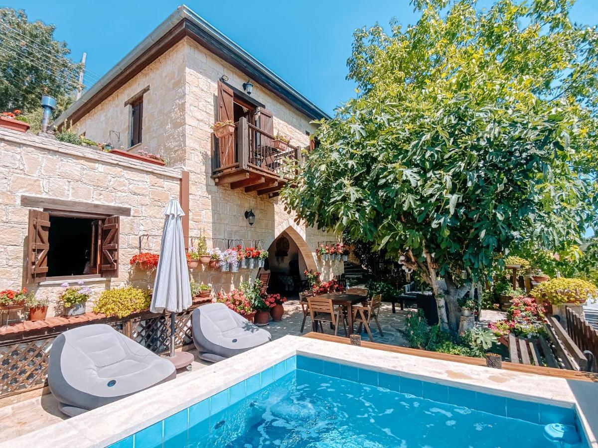 Magdalous House Guest House Arsos Bagian luar foto