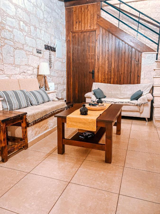 Magdalous House Guest House Arsos Bagian luar foto
