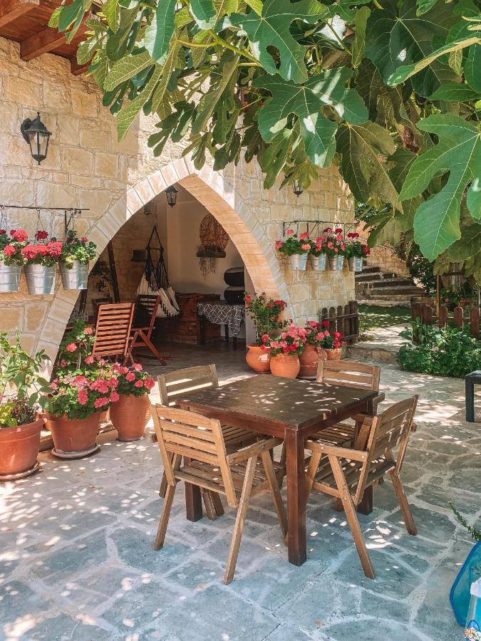 Magdalous House Guest House Arsos Bagian luar foto