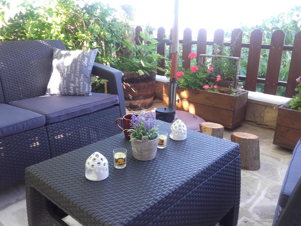 Magdalous House Guest House Arsos Bagian luar foto